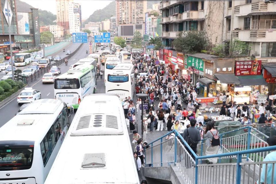 五一期间贵阳旅游市场火爆，集散中心高效服务获游客点赞